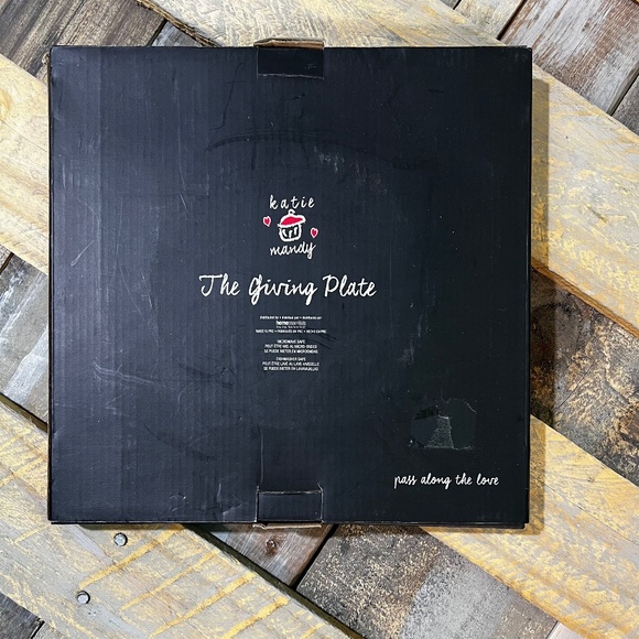 NIB {The Giving Plate} White 10.5" Round [Katie ❤︎ Mandy] Sharing Dish | Gift - Picture 4 of 12